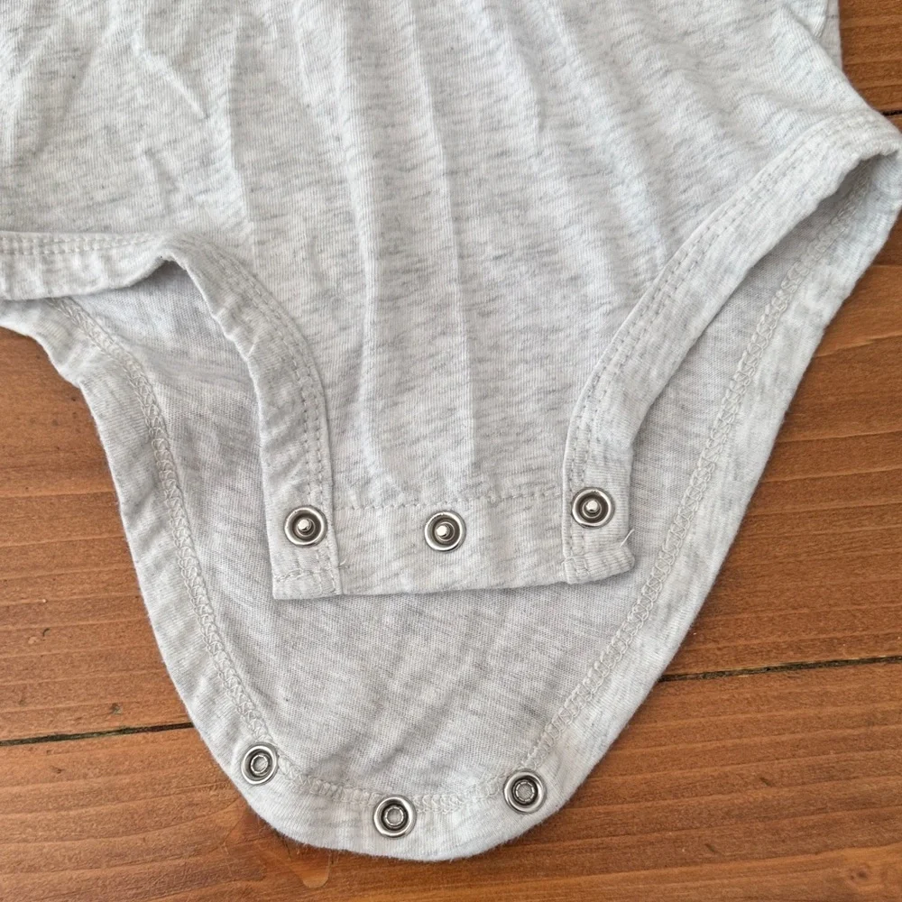 Infant onesie bundle‎ Dinosaur and Striped Bodysuits Set color lock 6months